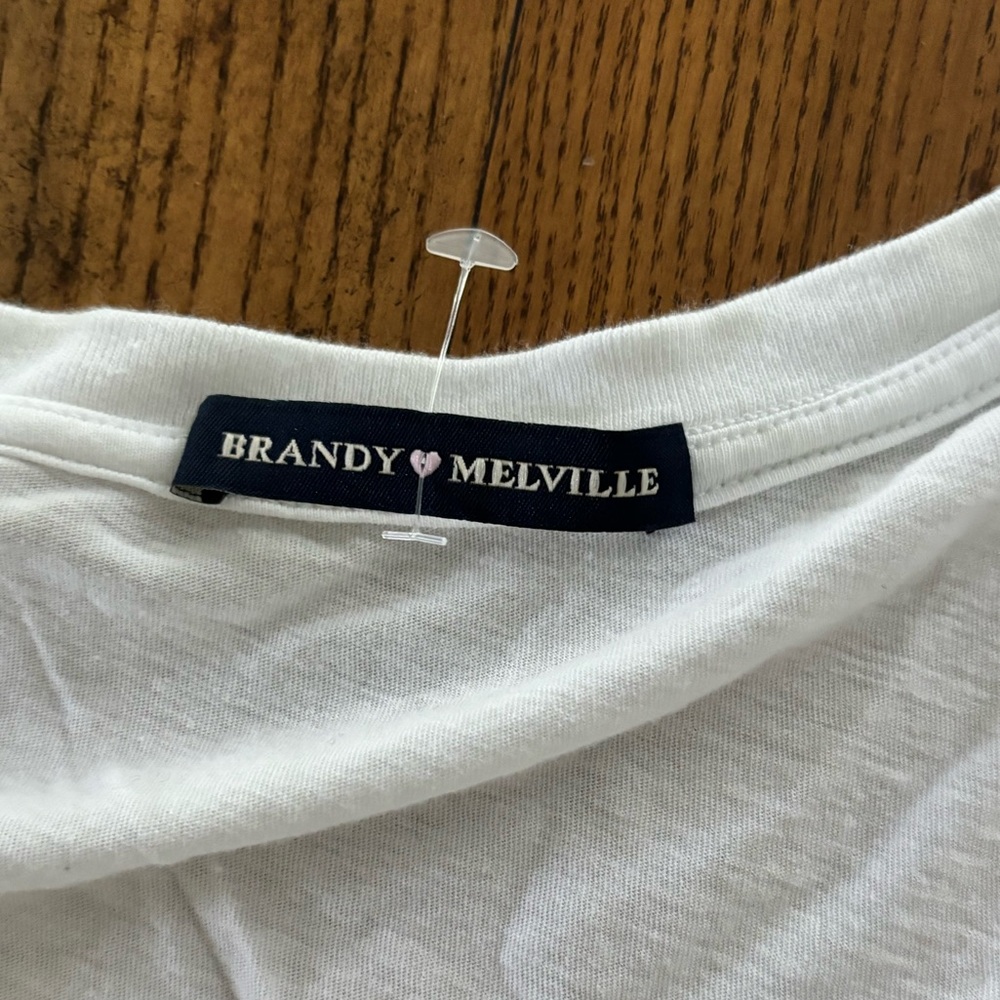 Brandy Melville white cropped t-shirt - Picture 3 of 5